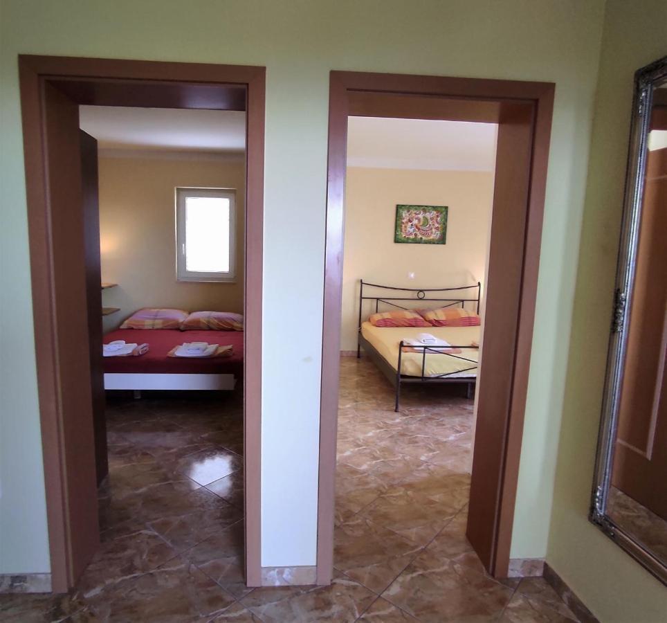 Apartments Barisic Hrvatskih Zrtava 404 Seget Vranjica Trogir Buitenkant foto