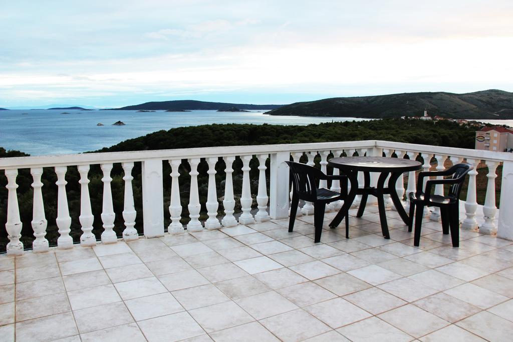 Apartments Barisic Hrvatskih Zrtava 404 Seget Vranjica Trogir Kamer foto