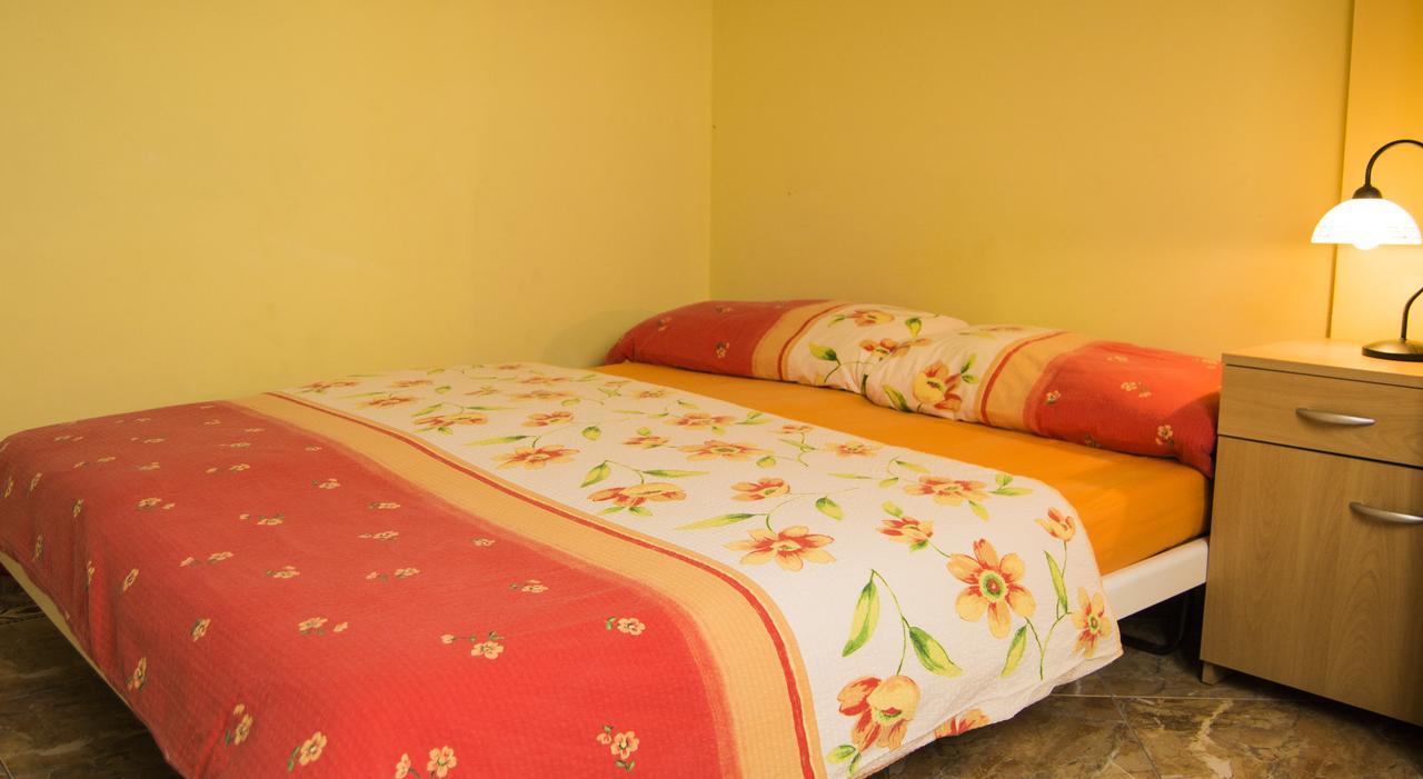 Apartments Barisic Hrvatskih Zrtava 404 Seget Vranjica Trogir Kamer foto