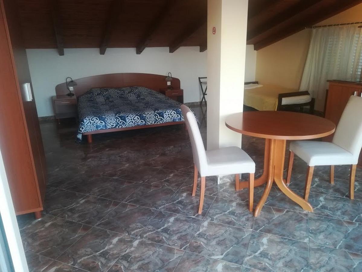 Apartments Barisic Hrvatskih Zrtava 404 Seget Vranjica Trogir Buitenkant foto